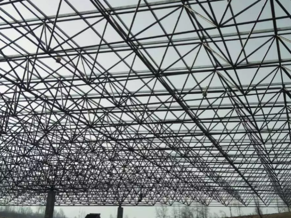 宜春螺栓球网架